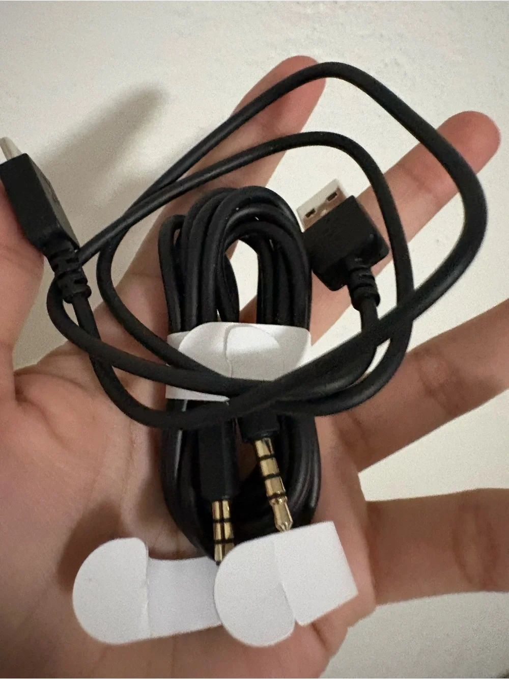 Skull candies Black headphones with 3.5mm Jack and USB Cable